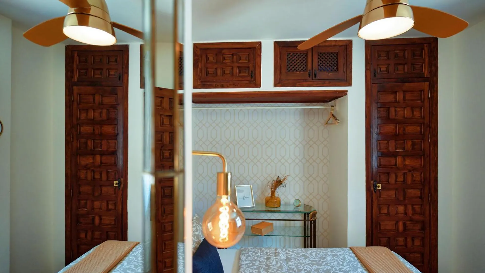 Anali - Hostatel Apartment Granada