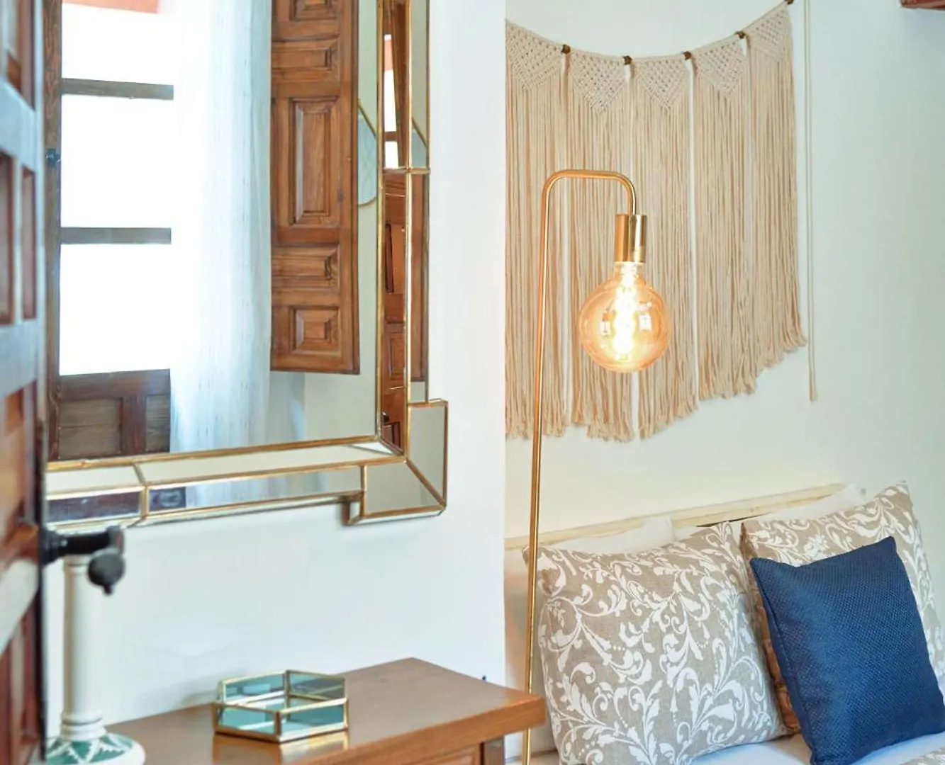 Anali - Hostatel Apartment Granada