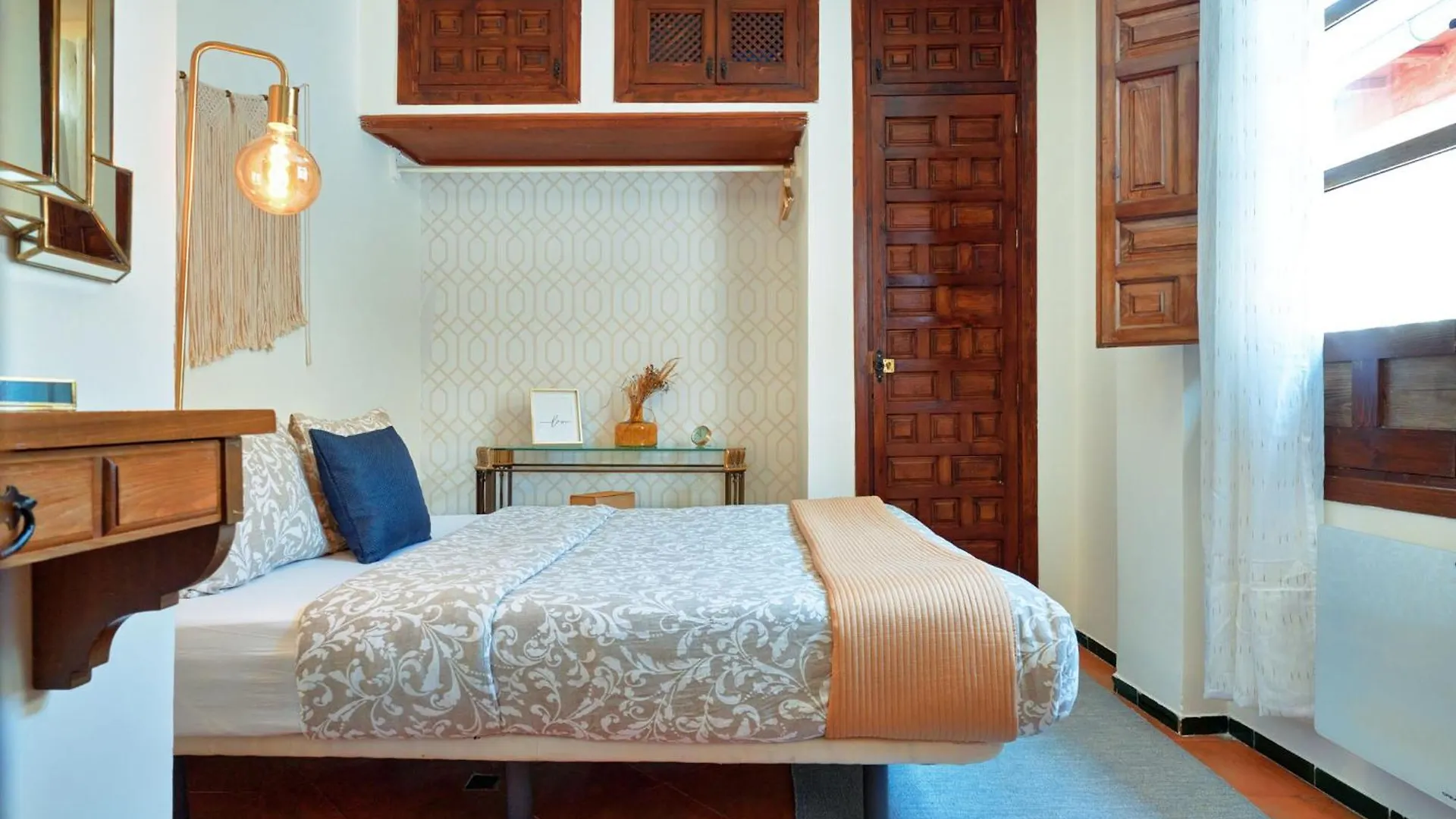 Anali - Hostatel Apartment Granada