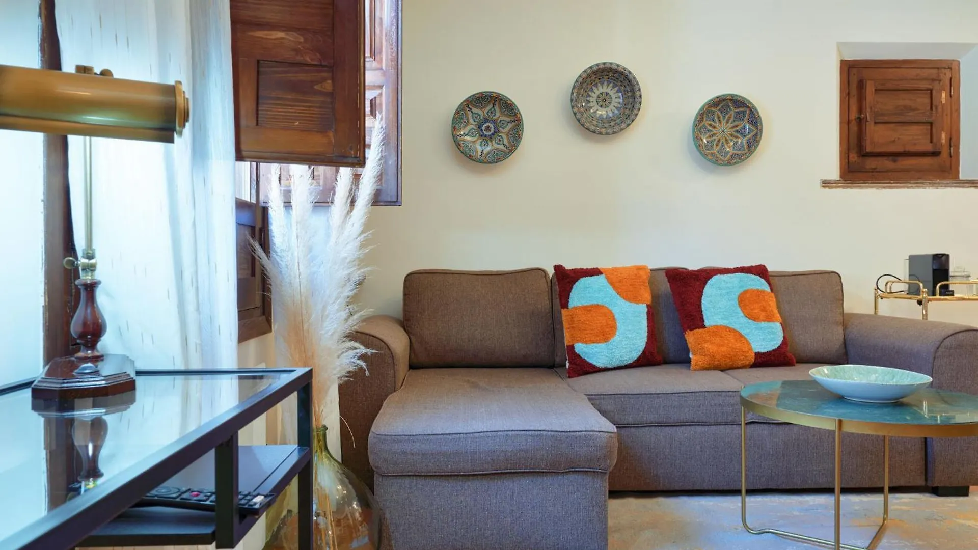 Anali - Hostatel Apartment Granada Spain